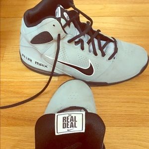 Men’s Nike basketball sneakers